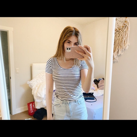 Brandy Melville Stripped T - Picture 2 of 3